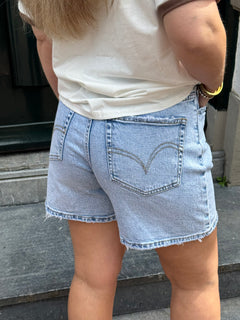 DENIM SHORT LIGHT BLUE