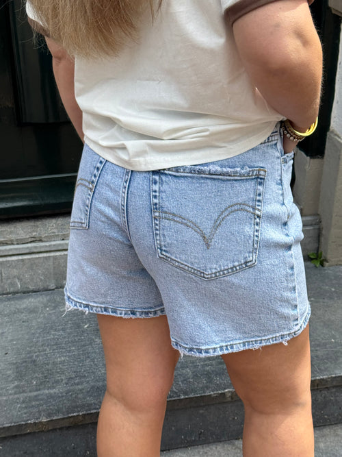 DENIM SHORT LIGHT BLUE