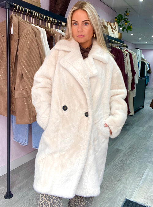MID-LENGHT FUR COAT CRÈME