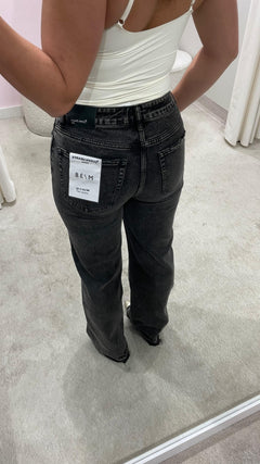 WIDE DARK GREY JEANS