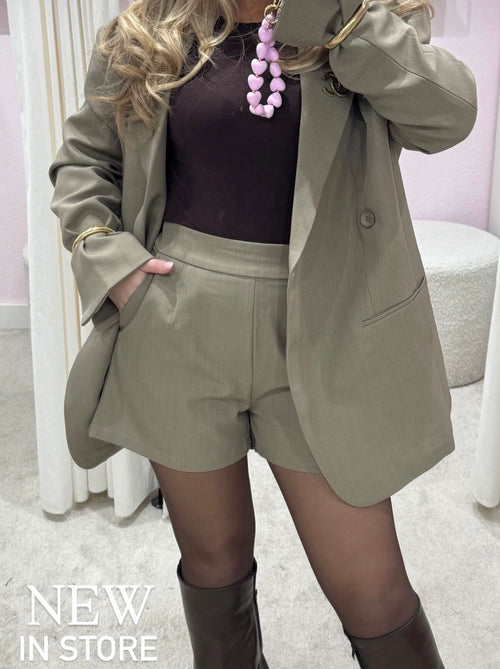 MAYA SHORT TAUPE