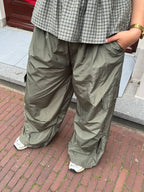 PARACHUTE PANT GREEN