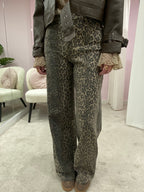 EXTRA LONG LEOPARD WIDE FIT JEANS