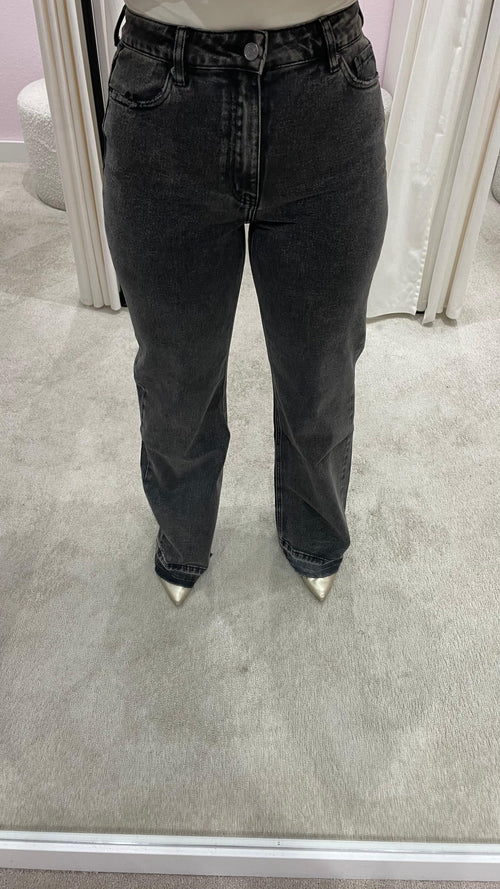 WIDE DARK GREY JEANS