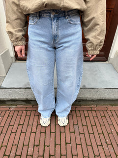LOTTIE BARREL JEANS LIGHT BLUE
