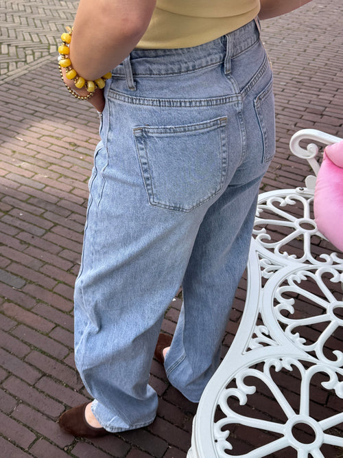 ABBY BARREL JEANS LIGHT BLUE