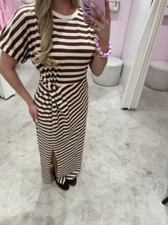 FIONA STRIPED TEE DRESS BROWN