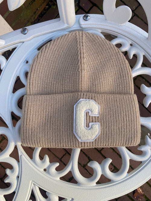 INSPIRED C BEANIE BEIGE