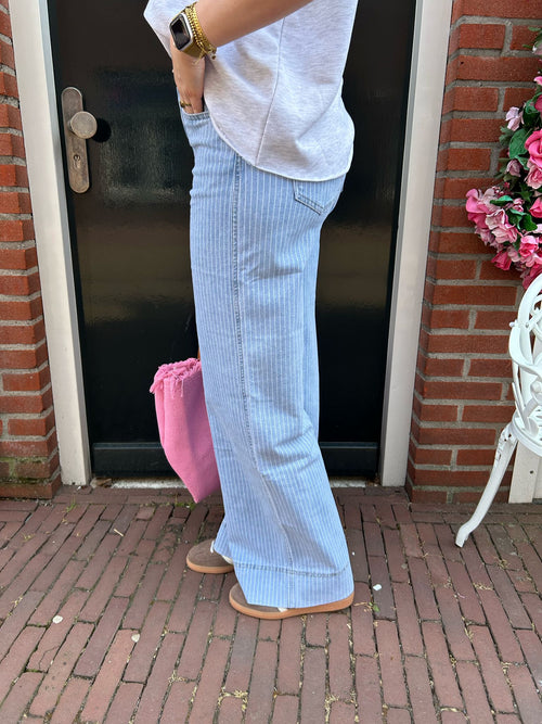STRIPED WIDE LEG JEANS