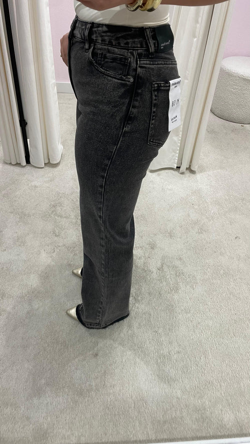 WIDE DARK GREY JEANS