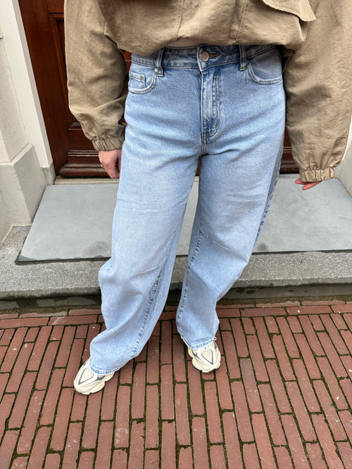 LOTTIE BARREL JEANS LIGHT BLUE