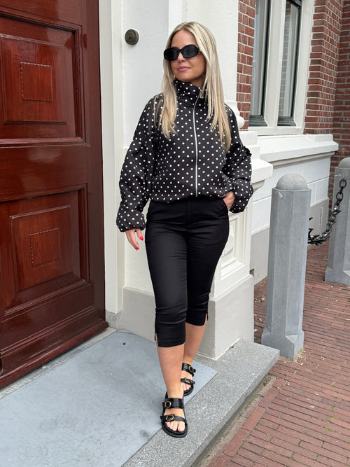 CAPRI BLACK
