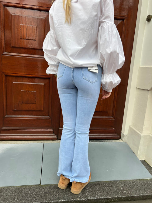 SANNE FLARED JEANS BLUE